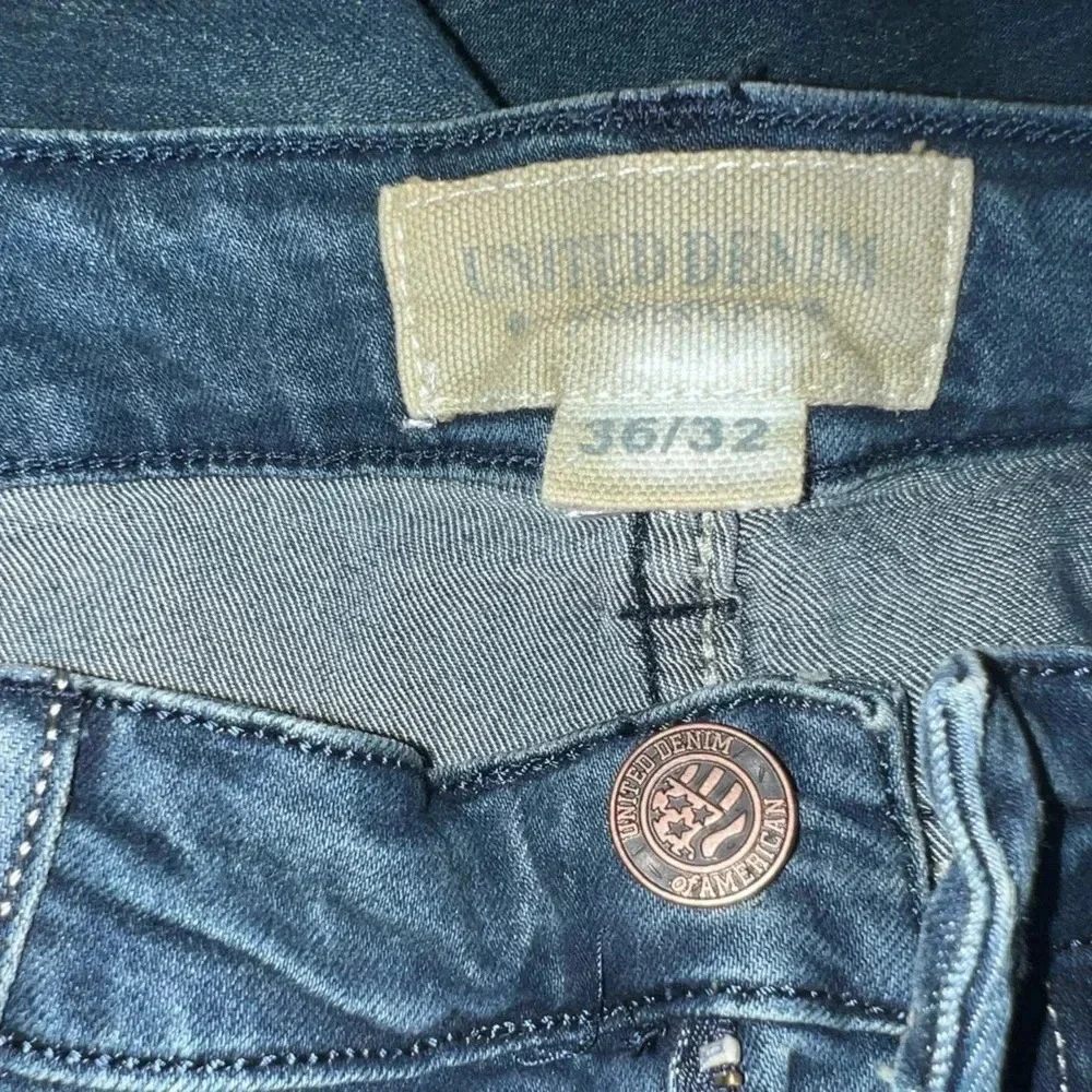 United denim,36/32, 5-pocket logo, factory distressed, medium wash, straight leg